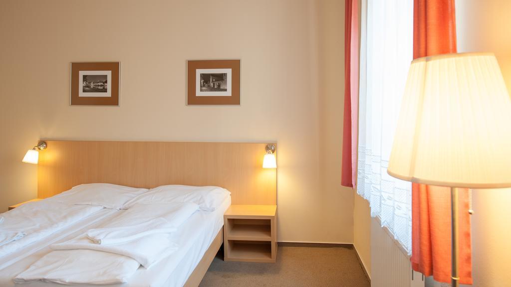 Hotel V Centru Ceske Budejovice Rum bild