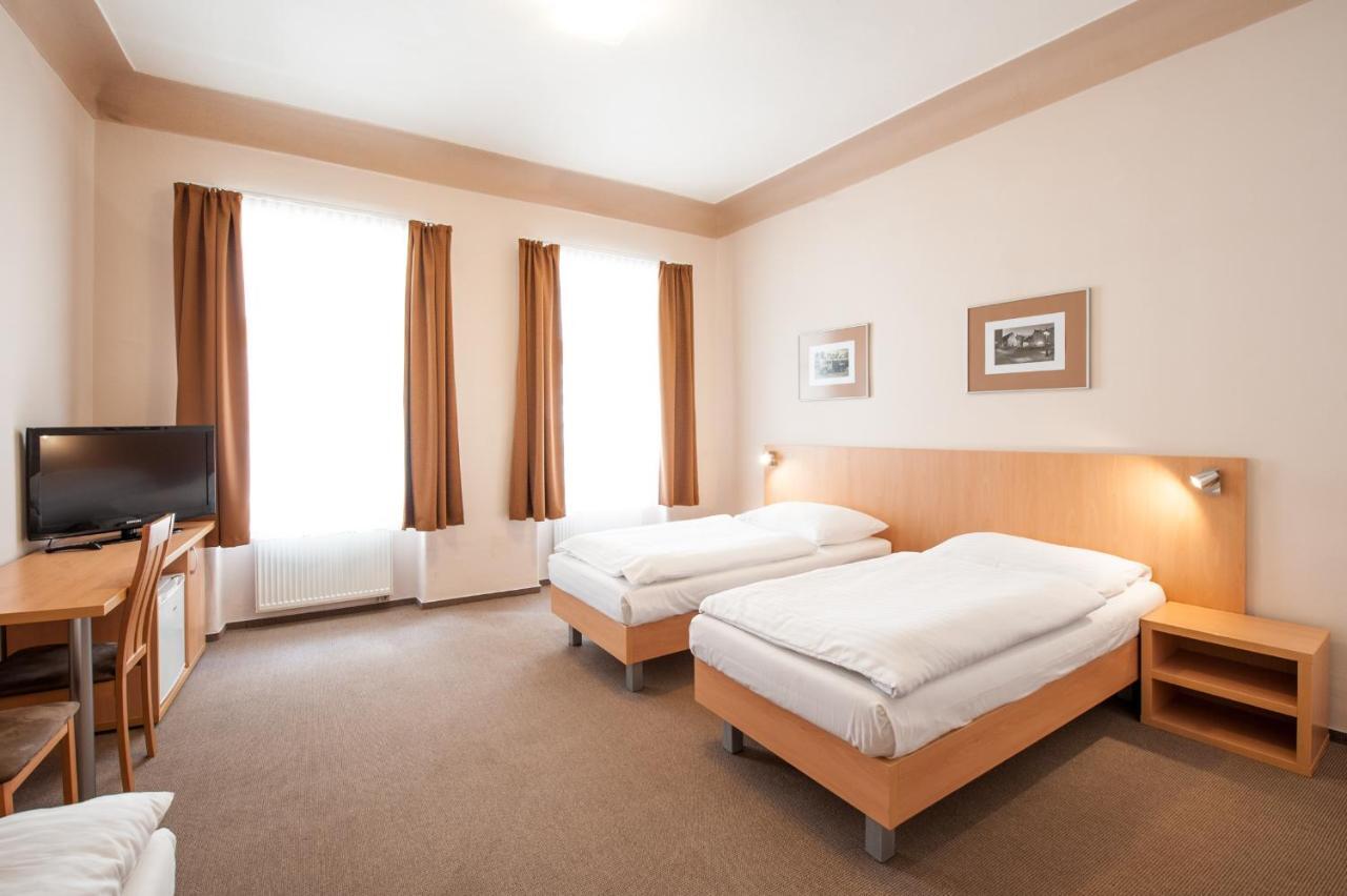 Hotel V Centru Ceske Budejovice Exteriör bild