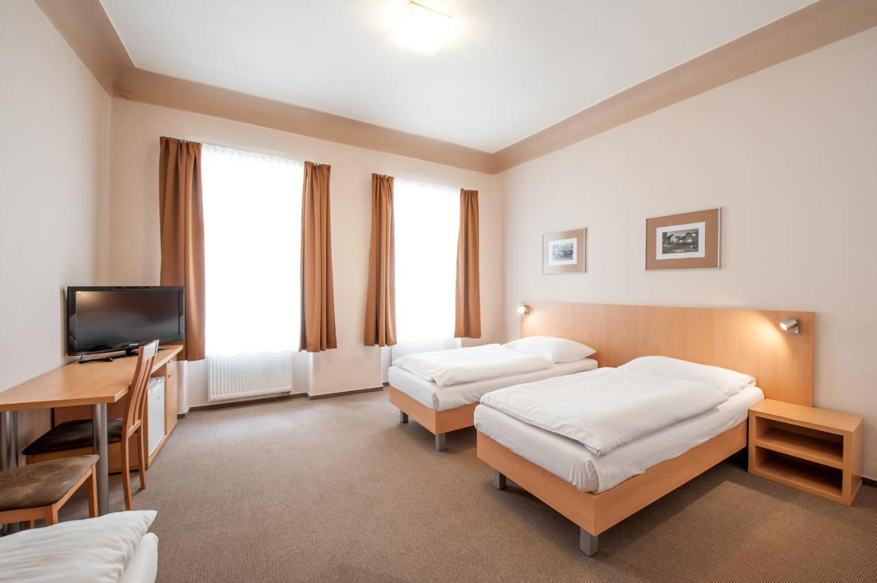 Hotel V Centru Ceske Budejovice Exteriör bild