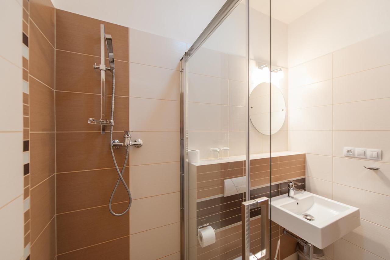 Hotel V Centru Ceske Budejovice Exteriör bild